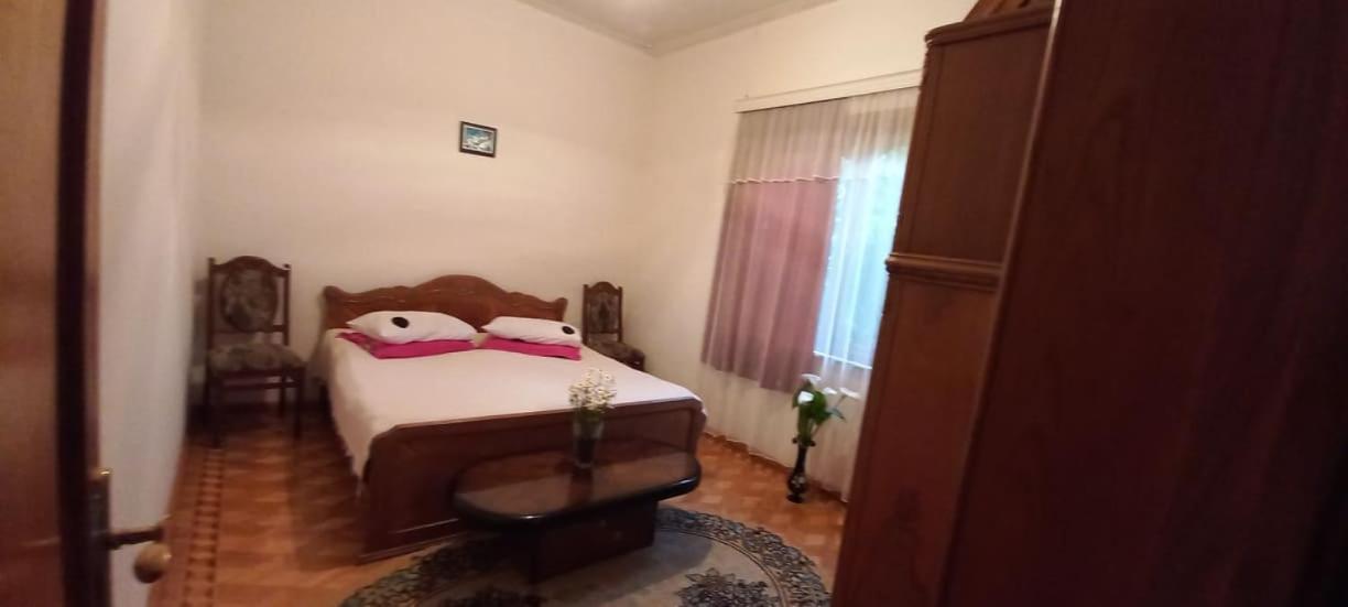 Сибиряк Tskhaltubo Esterno foto